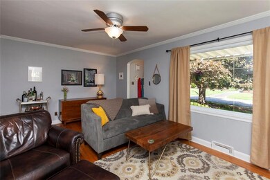 2520 45th St, Des Moines, IA 50310 - photo 4