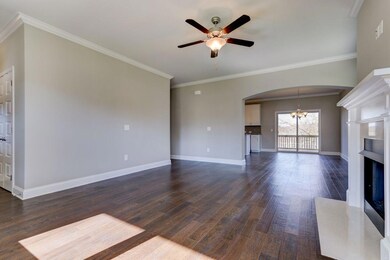 HH4 Living Room to Dining