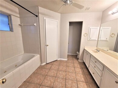 8622 Sunny Ridge Dr, Houston, TX 77095 - photo 7