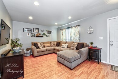 1827 Cambridge Dr, Carpentersville, IL 60110 - photo 7