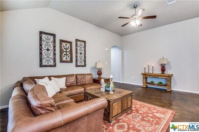 1122 Renee Way, Seguin, TX 78155 - photo 4