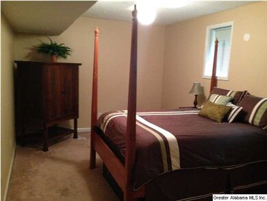 3 Bedrooms and 2 Bathrooms Upstairs...Bedroom, bon