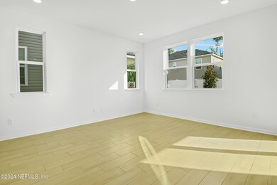 6014 Crossroads Station Dr, Jacksonville, FL 32205 - photo 5