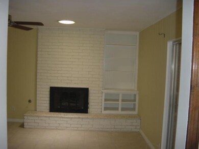 10715 Alcazar Ct, El Paso, TX 79935 - photo 3