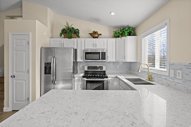 2237 Craig Ln, Syracuse, UT 84075 - photo 7