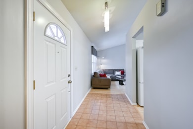 422 Byron Ct, Wheaton, IL 60187 - photo 3