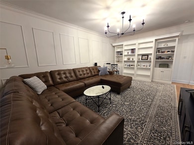 Hampton Court unit A3C, Richmond Hill, NY 11418 - photo 2