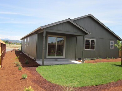 8383 Kyra Ln, White City, OR 97503 - photo 3