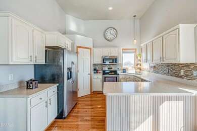 6310 Stonewood Way, Bismarck, ND 58504