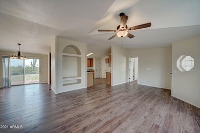 5043 E 28th Ave-2