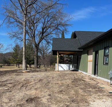 2559 River Rd, Decorah, IA 52101 - photo 2