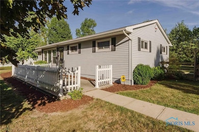 139 S Lind St, Deshler, OH 43516 - photo 3