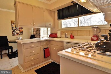 202 Sweetser Rd, Linthicum Heights, MD 21090 - photo 2