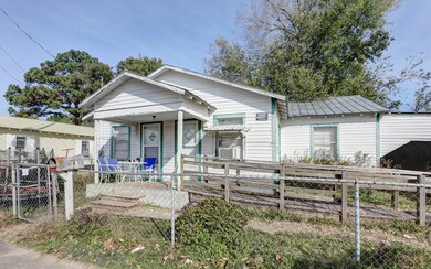 121 E Gilman St -3