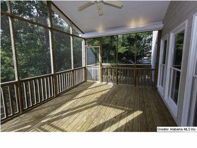 Amazing Screened-In Porch would be perfect for Rel