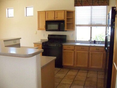 Kitchen w/all Appliances & Tile Floor