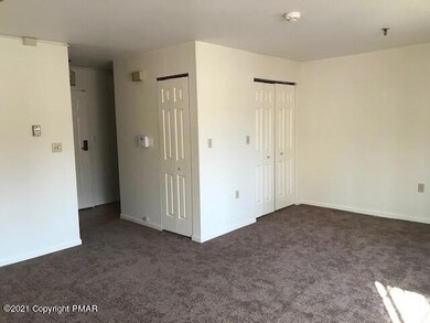 3 Village Cir unit 203, Stroudsburg, PA 18360 - photo 7