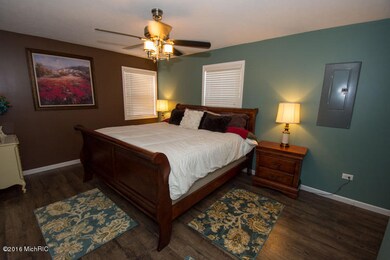 61246 Lenawee Cass Master bedroom