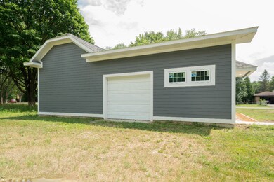 7016_N_Riverview_Drive_Watermark_29