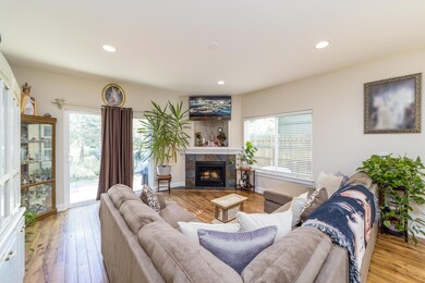 Gas fireplace