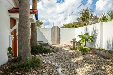 132 Warren Ave