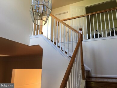 1046 Fallbrook Ln, Pottstown, PA 19464 - photo 5