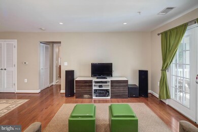 4151 S Four Mile Run Dr unit 404, Arlington, VA 22204 - photo 6