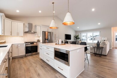 625 Flint MLS-18
