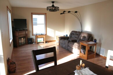 917 S 9th St, Grand Forks, ND 58201 - photo 4