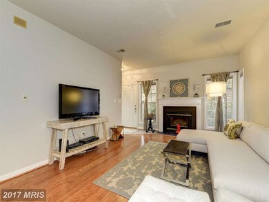 4652 Lambert Dr unit 3, Alexandria, VA 22311 - photo 3