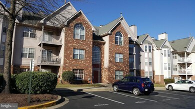 9815 Lake Pointe Ct unit 202, Upper Marlboro, MD 20774 - photo 2