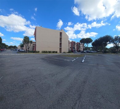 Ramblewood Condominium unit PH11, Miami, FL 33183 - photo 2