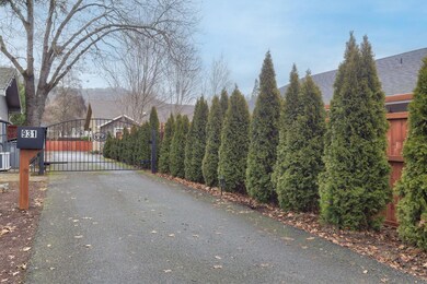 931 NE 10th St, Grants Pass, OR 97526 - photo 5