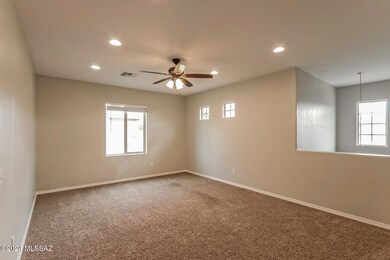 002-photo-dining-room-14183575