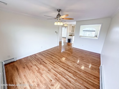 40 Woodvale Loop unit 2nd Flr, Staten Island, NY 10309 - photo 5