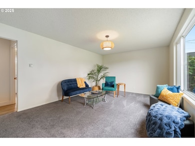 1009/1011 Grove Ave unit 1009-11, Tillamook, OR 97141 - photo 5