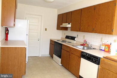 12 Gladstone Rd, Lansdowne, PA 19050 - photo 4