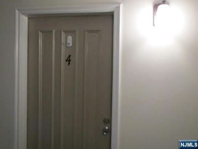 439 Ridge Rd unit 4, Lyndhurst, NJ 07071 - photo 4