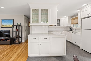 9-web-or-mls-10-seashore-park-dr-gg