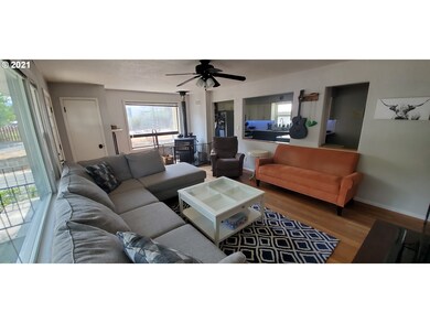 223 N Humbolt St, Canyon City, OR 97820 - photo 4