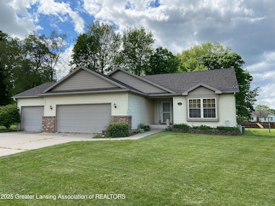 5323 Mirage Cir unit 22, Dimondale, MI 48821 - photo 2