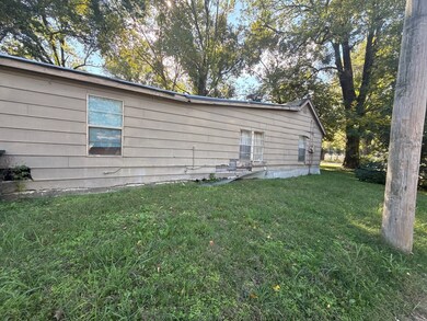 3702 Grey Rd, Memphis, TN 38108 - photo 2