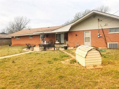 1817 N Minnesota Ave, Shawnee, OK 74804 - photo 2