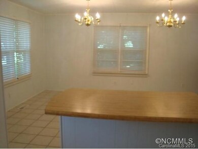 Dining Room/Breakfast Bar