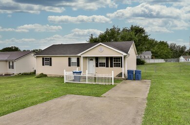 1033 Pinewood Ct, Lawrenceburg, KY 40342 - photo 3