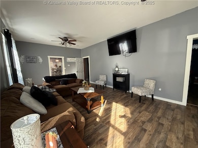 222 2nd Ave, West Logan, WV 25601 - photo 6