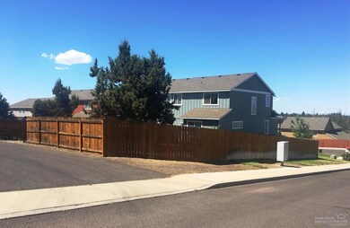 4110 SW Reindeer Ave, Redmond, OR 97756 - photo 3