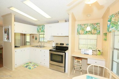 7 614 Papaya - Kitchen - V1jpg