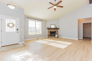 422 S Bridgewater Ln, Muncie, IN 47304 - photo 6