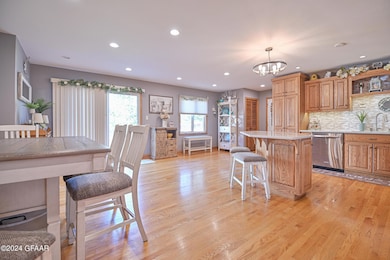 721 5th Ave SE, East Grand Forks, MN 56721 - photo 7